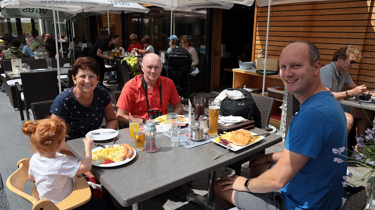 Hans en Gina Mom, restaurant Piz Buin bij Silvrettasee